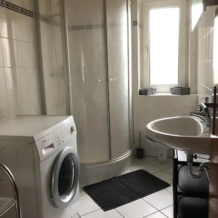 In Koblenz, Nahe Uni Und Bwzk Mit Garten Apartamento