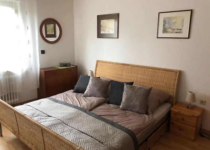 In Koblenz, Nahe Uni Und Bwzk Mit Garten