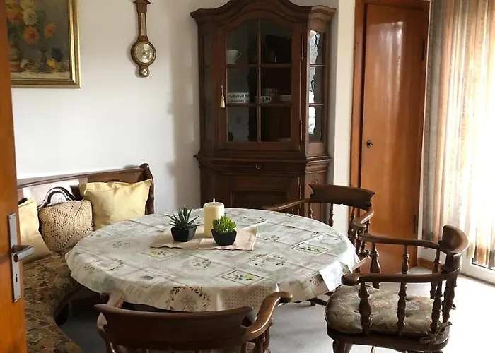 In Koblenz, Nahe Uni Und Bwzk Mit Garten * كوبلنس