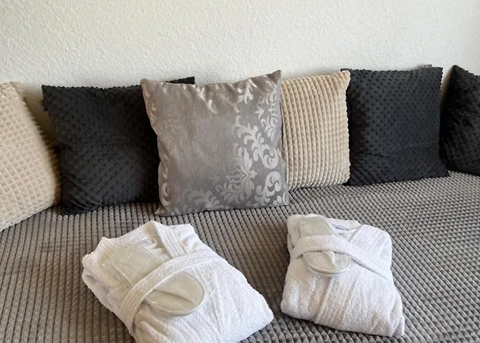 In Koblenz, Nahe Uni Und Bwzk Mit Garten شقة كوبلنس